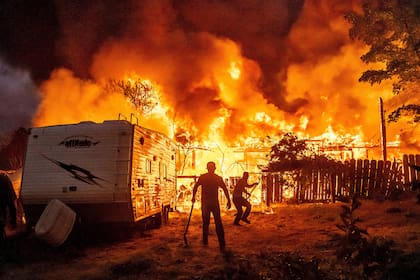 AP Fotos: Los fotógrafos de AP capturan la agitación de 2025 en EE. UU.