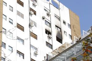 Apagaron el incendio de un departamento en Salguero 2244 y hallaron fusiles, granadas y morteros,