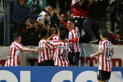 Apaolaza celebra su gol, el primero del Pincha frente a Gremio