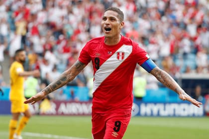 Paolo Guerrero festejando su gol frente a Australia en Rusia 2018
