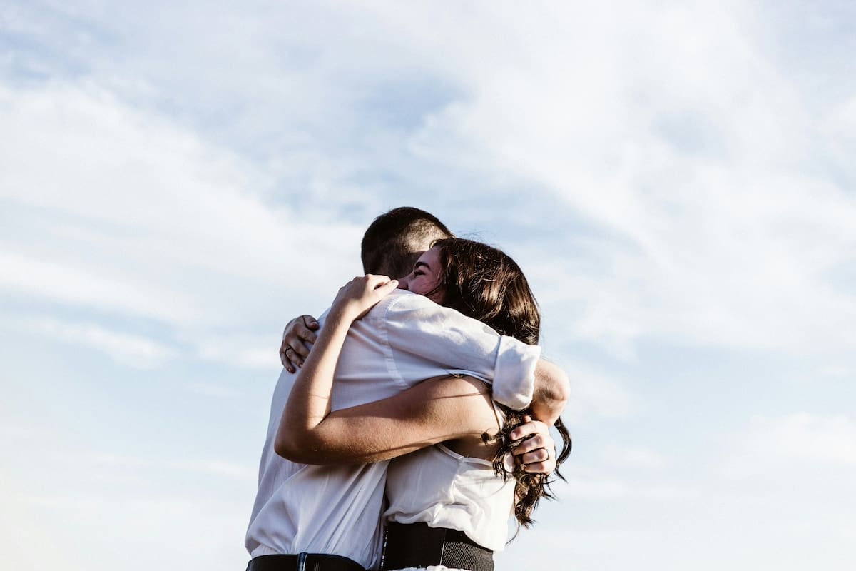Apego seguro en la pareja: ¿cuál es su significado y por qué es importante?