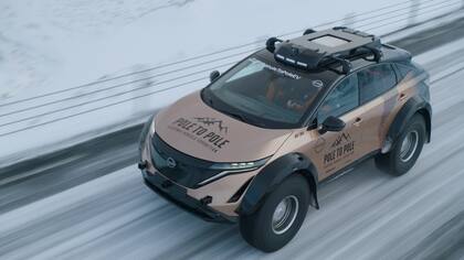 Apenas algunas modificaciones se le hicieron al SUV para que pueda adaptarse al cambio de terreno y alimentarse energéticamente en la zona polar