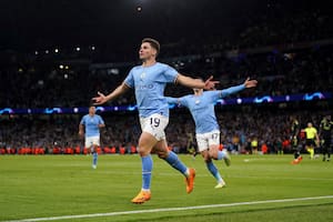 Apenas ingresó por Erling Haaland, Julián Álvarez encaró a Courtois y sentenció el 4-0 del Manchester City sobre Real Madrid.
