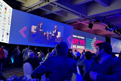 Apenas un 67% de los trabajadores en actividad completó la enseñanza media; empresarios y especialistas debatieron ideas para mejorar la capacitación de jóvenes y profesionales