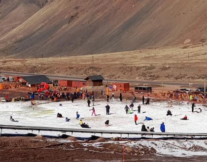 Apenas un poco de nieve en Los Puquios