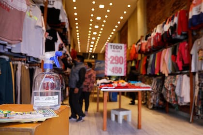 Apertura de comercios sobre la Avenida Avellaneda