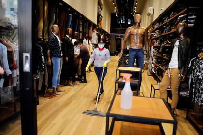 Apertura de comercios sobre la Avenida Avellaneda