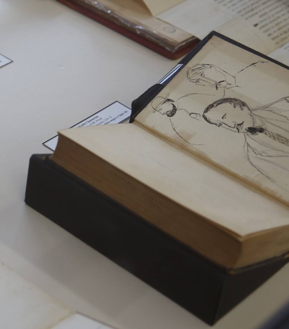 Un dibujo que Borges hizo en un libro de la biblioteca de Bioy Casares