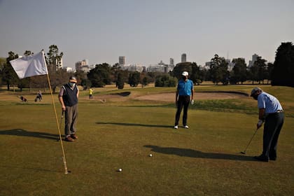 Según los golfistas, la apertura del campo es una liberación