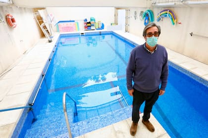 Alejandro Legasa, el dueño de el Centro de Rehabilitación Acuática, en Palermo