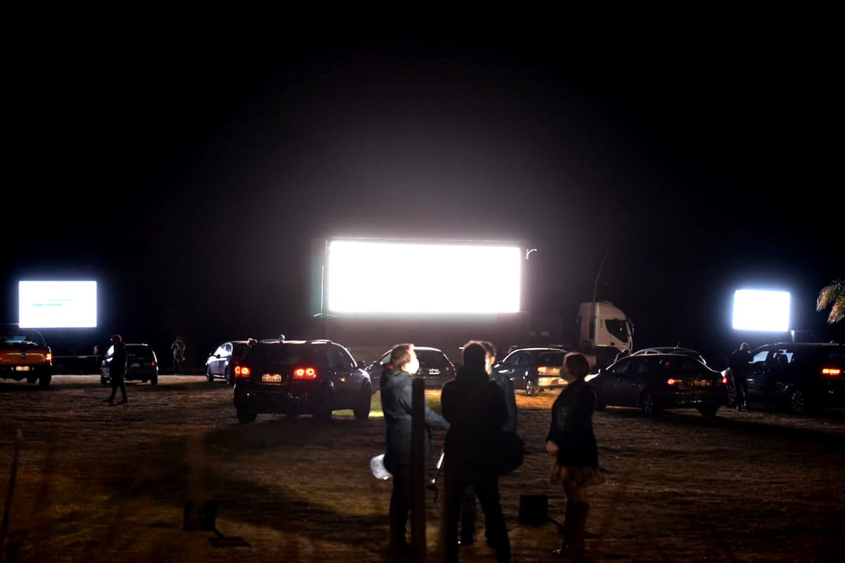Apertura de un autocine en Martínez