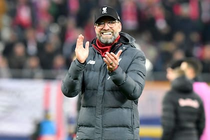 Aplausos de Klopp para sus dirigidos del Liverpool, que en 2019 llegó a lo más alto a nivel europeo