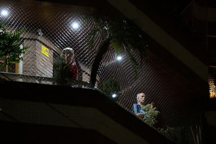 Aplausos en Villa Urquiza por los trabajadores de la salud