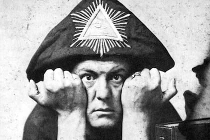 Apologista del individualismo extremo, un hedonista promotor de la libertad sexual, Crowley nació el 12 de octubre de 1875