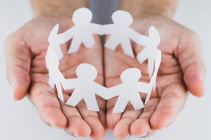 Apoyo especial para cuidadores familiares: el Relative Caregiver Program otorga hasta US$298 mensuales por niño dependiente judicialmente