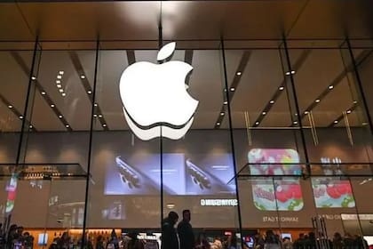 Apple cumple 50 años: 3 productos del gigante tecnológico que cambiaron nuestras vidas (y 3 que fracasaron)