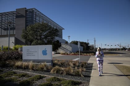 Apple dijo que construiría un campus de 1000 millones de dólares en Austin, por lo que expandiría su presencia en la ciudad contratando a más de 11.000 trabajadores y convirtiéndose en el empleador privado más grande de la zona