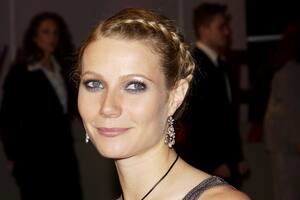 Apple, la hija de Gwyneth Paltrow, se animó a lucir el vestido “más odiado” de su madre