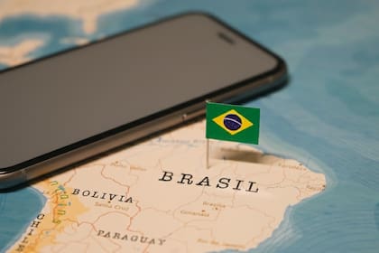 Apple llevará a cabo una apertura de su ecosistema iOS en Brasil durante 2026, permitiendo las tiendas de aplicaciones de terceros, así como sistemas de pago externos a la App Store, como consecuencia de una investigación de comportamiento anticompetitivo