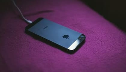 Apple podría obligar a usar cables propietarios USB-C en el iPhone 15 (Foto: Archivo)