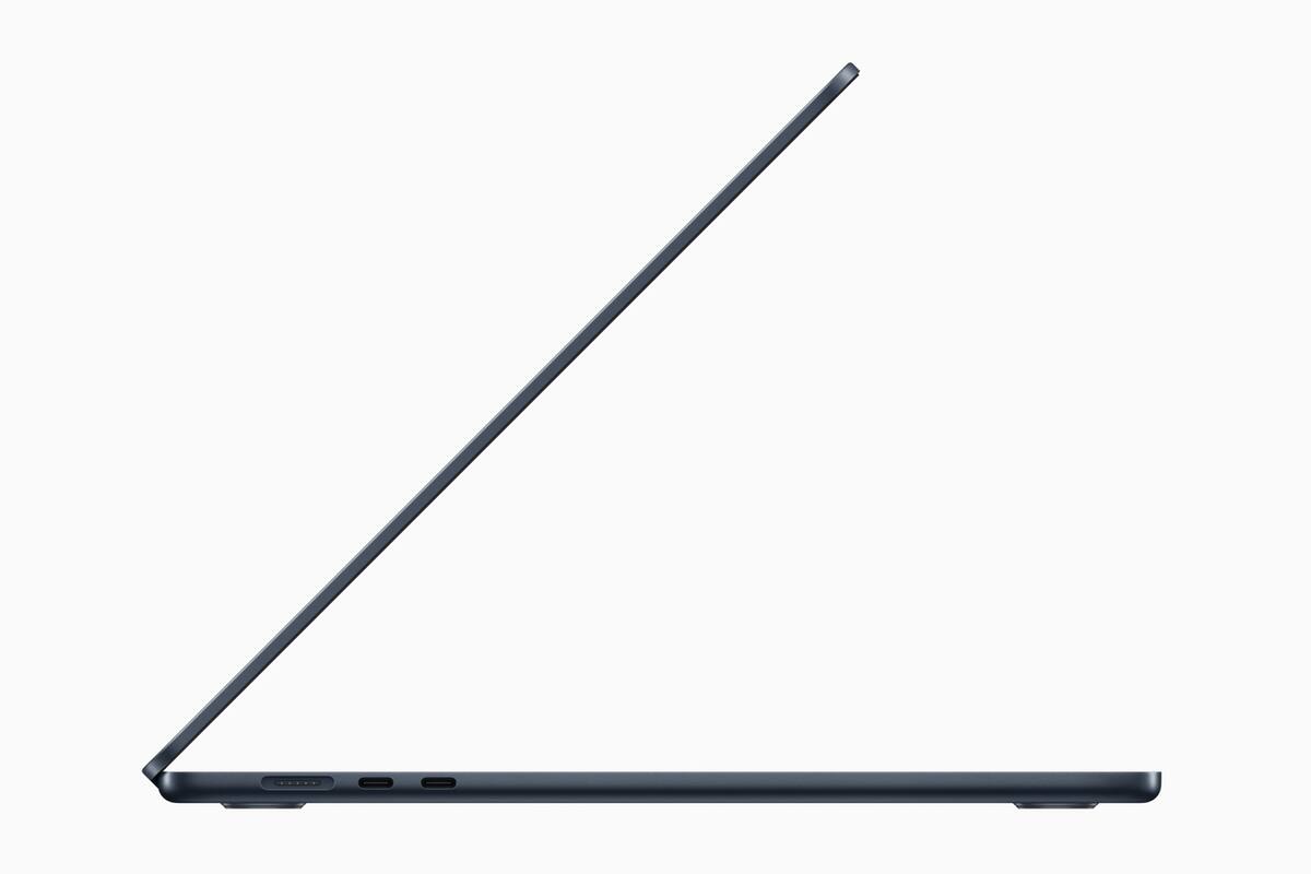 Apple presentó una nueva MacBook Air, ahora con una pantalla de 15,3 pulgadas y un chip M2; tiene un grosor de 11,5 mm