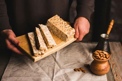 Aprendé cómo hacer el turrón de almendra de origen español sin ser experto
