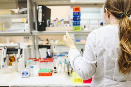 Aproximadamente, una de cada 40.000 personas padece hemofilia B, una enfermedad que afecta más a los hombres, ya que muchas mujeres son asintomáticas.