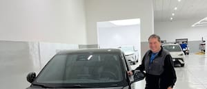 El osado taxista que se animó a comprarse un auto 100% eléctrico para trabajar