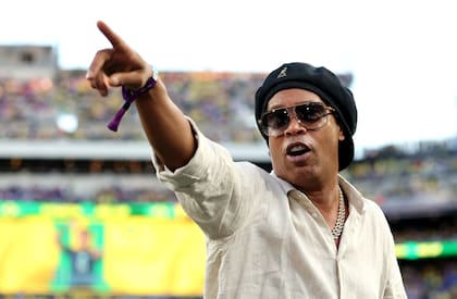 Apunta a nuevos horizontes. Dinho, entre el fútbol, el marketing y la música (Photo by Dan Mullan / GETTY IMAGES NORTH AMERICA / Getty Images via AFP)