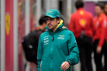 Aquejado por una infección intestinal, el piloto español Fernando Alonso llegará recién el viernes a San Pablo y se perderá la atención a la prensa del jueves, en la previa del GP de Brasil