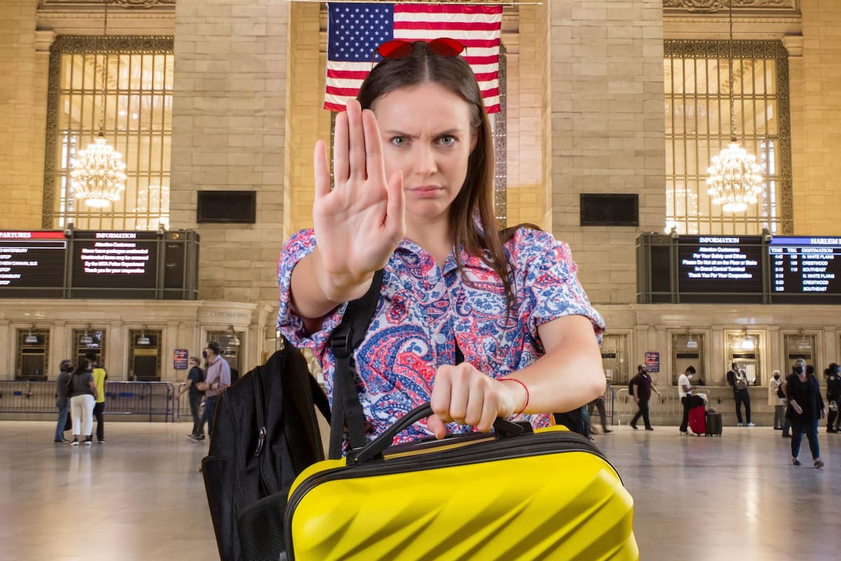 Aquellos que ingresen a Estados Unidos por medio del Programa de Exención de Visa podrían tener duras sanciones si no cumplen con las normas