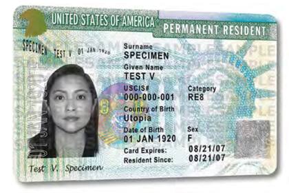 Aquellos que son ciudadanos o residentes permanentes de EE.UU. pueden ayudar a sus familiares cercanos a conseguir la green card