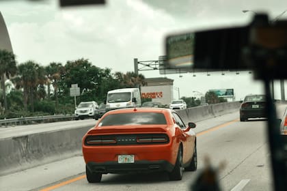 Aquellos vehículos que cuenten con placas modificadas recibirán una sanción económica