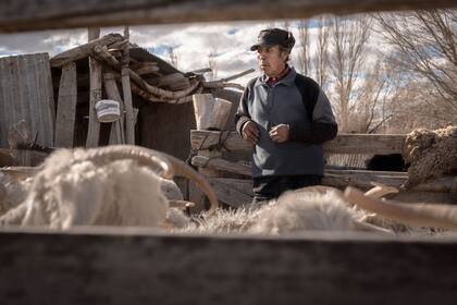 Aquí, los habitantes resisten temperaturas mínimas de hasta 35 grados bajo cero a punta de ramitas, algunos troncos y bosta seca.