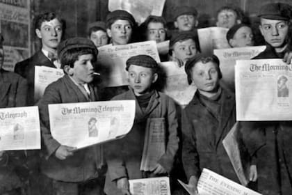 "Árabes de la calle": los niños repartidores de periódicos era fundamentales para el éxito de la circulación de los diarios de Pulitzer y Hearst
