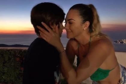 Araceli Arámbula con su hijo mayor, fruto de su relación con Luis Miguel