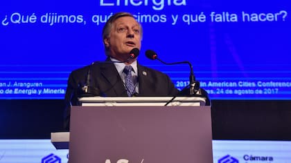 Aranguren al disertar hoy