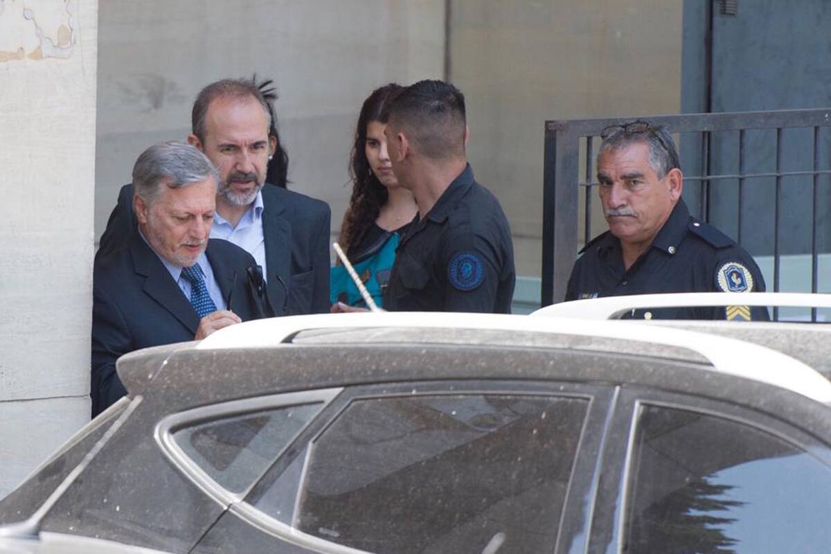 Aranguren declaró en una causa por presuntas negociaciones incompatibles