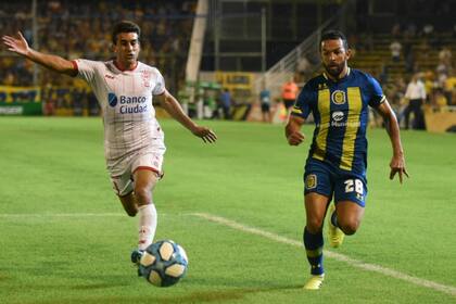 Araujo marca a Gamba en el duelo entre Central y Huracán, en la última fecha jugada. En Superliga se define cómo se verán los partidos del fútbol argentino en el exterior.