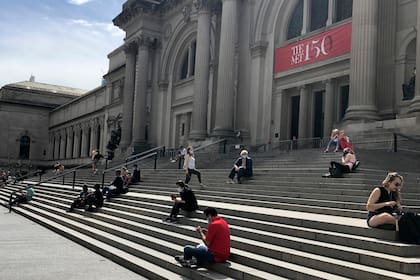 ARCHIVO -Algunos han cuestionado por qué el Museo Metropolitano de Arte ha decidido homenajear a John Galliano en un momento de creciente antisemitismo (Foto AP/Ron Blum, archivo)