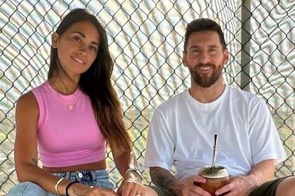 ARCHIVO-. Anto Roccuzzo y Leo Messi asistieron a un restaurante en Miami