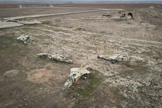 Israel atacó una base aérea siria horas después de una visita turca, dicen funcionarios sirios