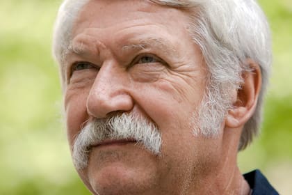 ARCHIVO - Bela Karolyi, entrenador de gimnasia, aparece en esta foto del 16 de junio de 2008, en Filadelfia (AP Foto/Matt Rourke, archivo)