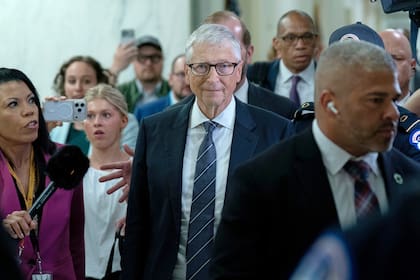 ARCHIVO - Bill Gates, cofundador de Microsoft, sale después de una entrevista a puerta cerrada con el Comité de Supervisión de la Cámara de Representantes que investiga al delincuente sexual convicto Jeffrey Epstein, en el Capitolio, el 10 de junio de 2026, en Washington. (AP Foto/Jose Luis Magana, Archivo)