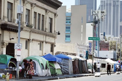 (Archivo). Campamentos en las calles de California