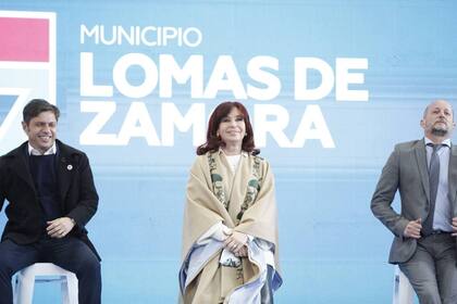 Archivo; Cristina Kirchner junto a Axel Kicillof y Martín Insaurralde en el acto de Lomas de Zamora