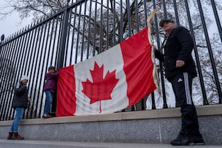 Aranceles de Canadá contra EE.UU. entran en vigor mientras busca acercarse a la UE