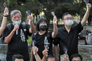 Condenan a dos organizadores de vigilias de Tiananmen en Hong Kong en caso de seguridad nacional