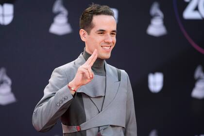 ARCHIVO - Edgar Barrera llega la 23a entrega anual del Latin Grammy en la Arena Mandalay Bay Michelob Ultra el jueves 17 de noviembre de 2022. Barrera es el más nominado a los Latin Grammy. (Foto AP/John Locher, archivo)