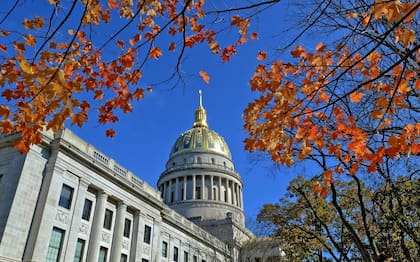 ARCHIVO - El Capitolio de Virginia Occidental. (Tom Hindman/The Daily Mail via AP, Archivo)